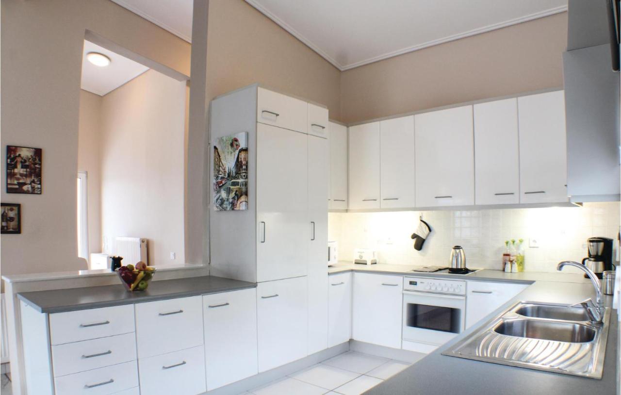 Amazing Home In Chalkida With Wifi Extérieur photo